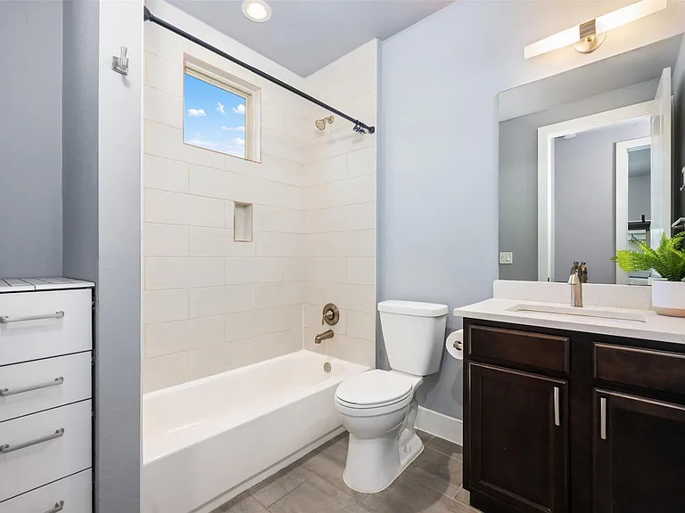 1310 Cedar Ave — Photo 24