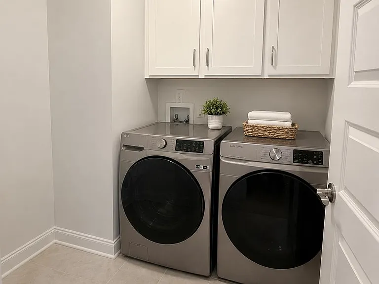 835 Chalkstone Ln — Photo 32
