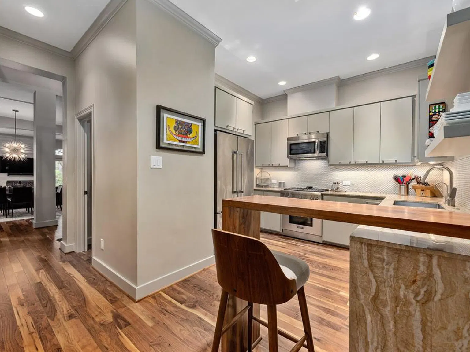 3 bed, 2.5 bath, 2300 sqft, $4,750 — Photo 3