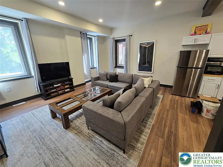 49 N Delaware Dr — Photo 5