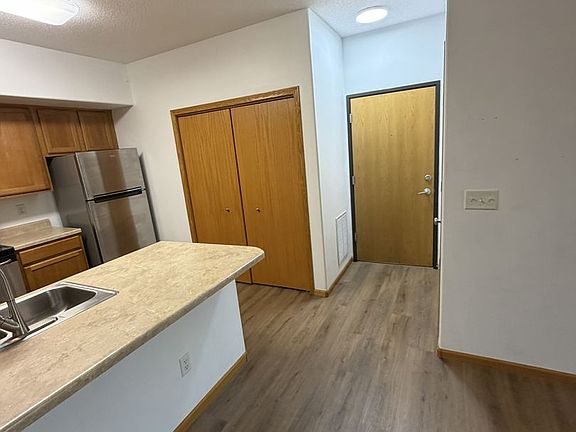 5th image of 4303 York Pl
