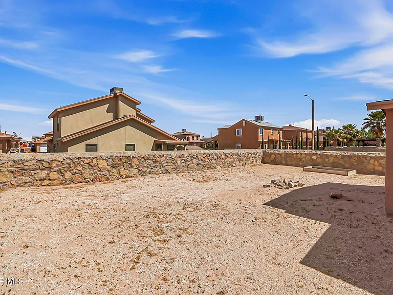 2300 Glitter Point — Photo 42