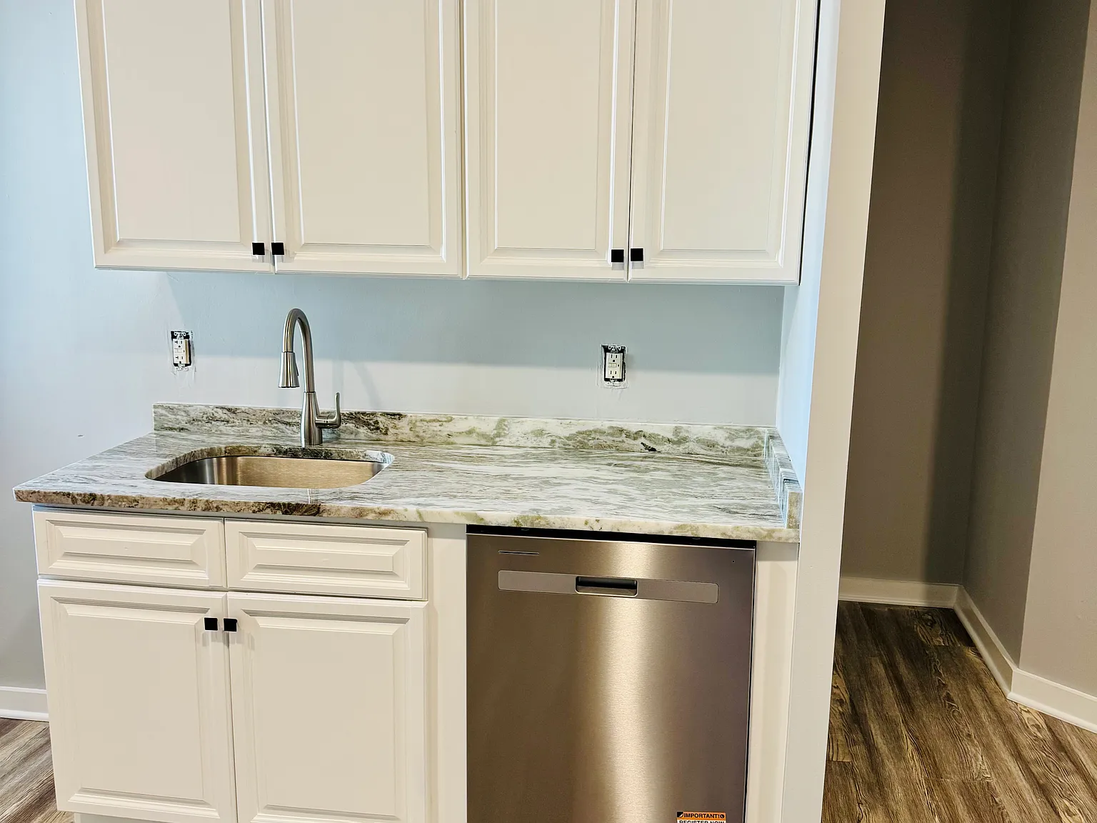 2 bed, 900 sqft, $2,250 — Photo 3