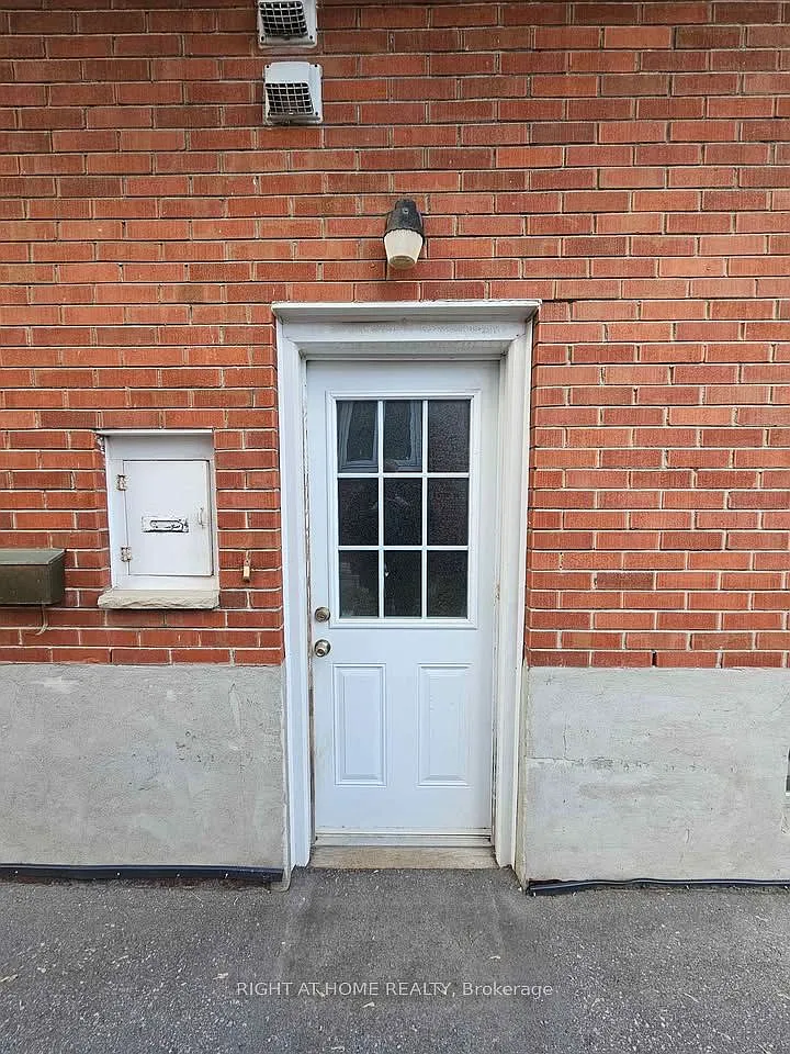 2 bed, $1,700 — Photo 3