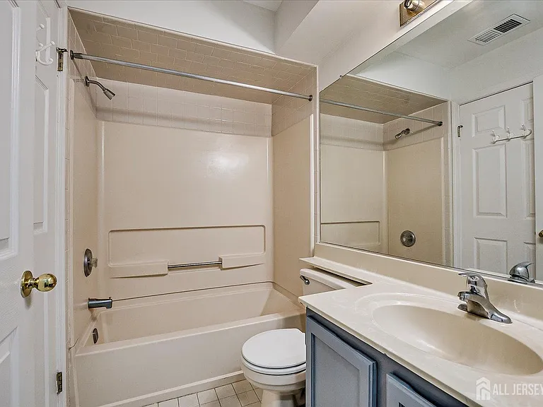 936 Waterford Dr — Photo 25