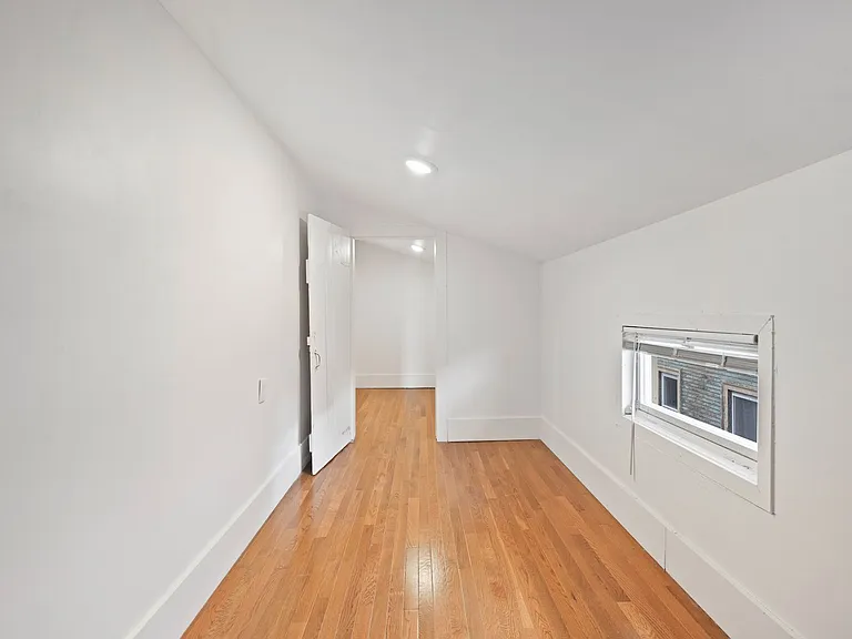 455 George St — Photo 24