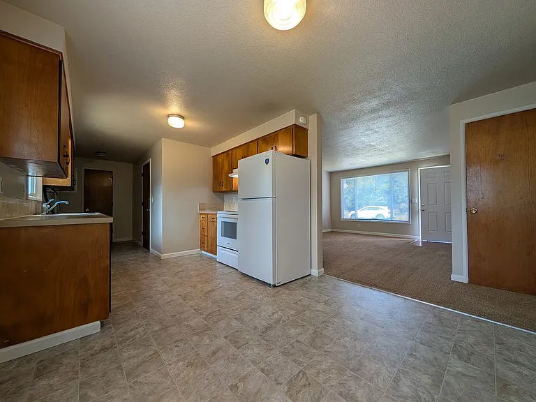 98 Stults Ave — Photo 12