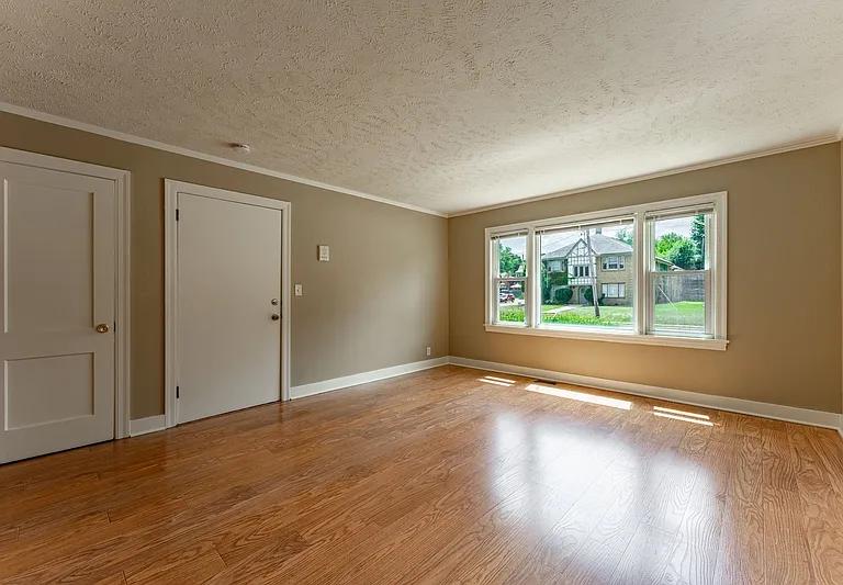 2315 Auburn St #2E — Photo 6