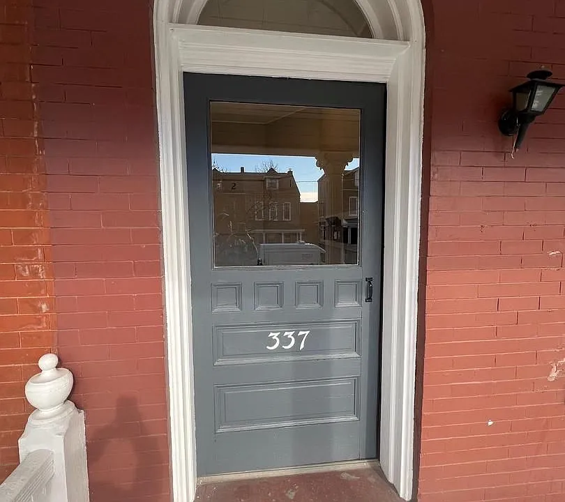 337 W Lemon St