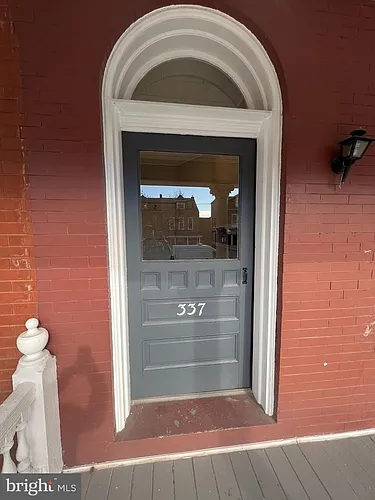 337 W Lemon St Photo 1