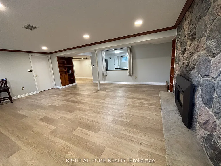 220 Newton Dr — Photo 12