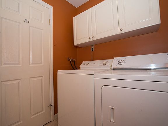 5th image of 13 Clubhouse Dr