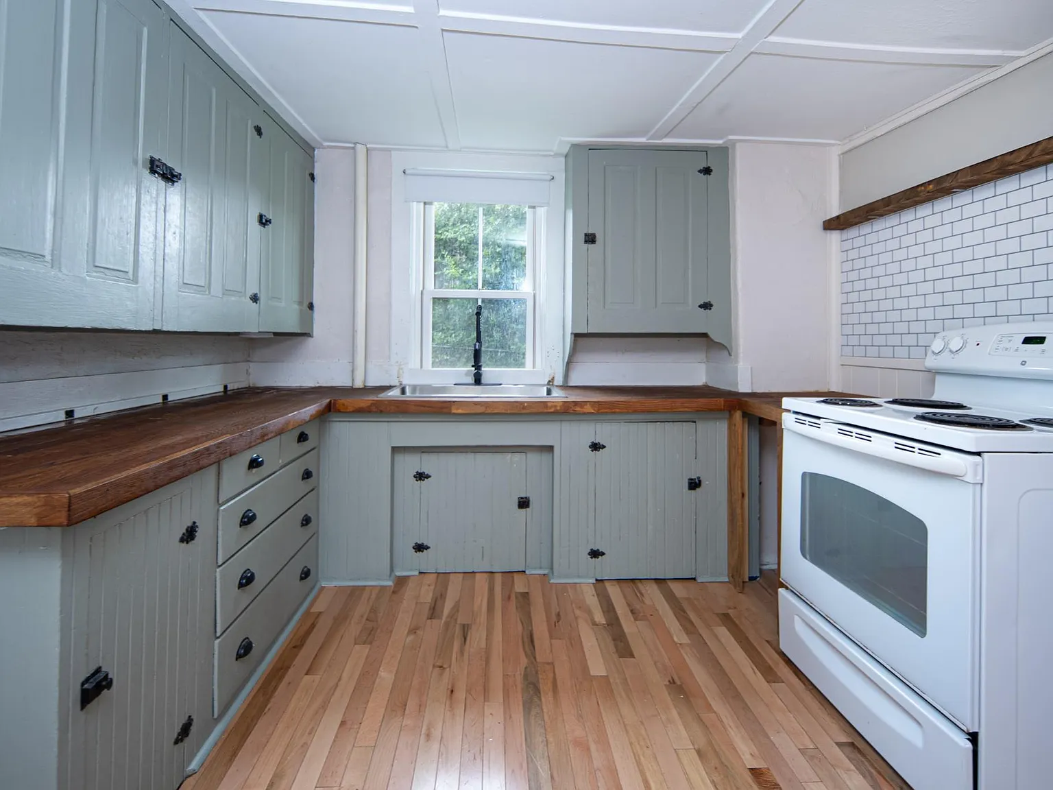 2 bed, 900 sqft, $2,500 — Photo 4