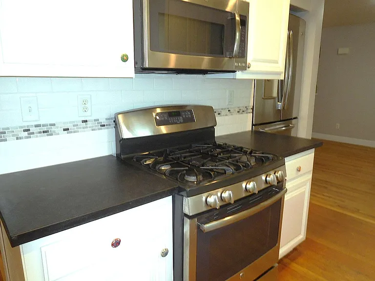 801 Washington St — Photo 6