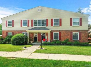 721 W Maple Rd, Clawson, MI 48017