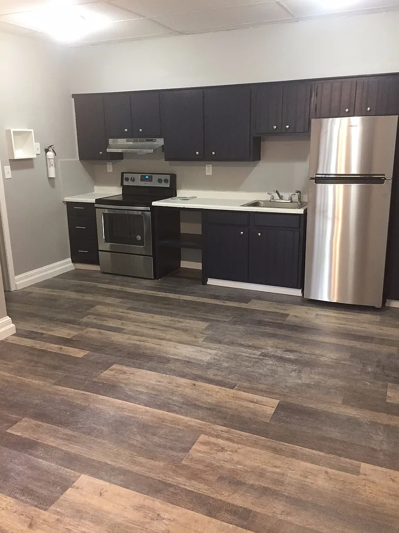 7 Unit — Photo 2