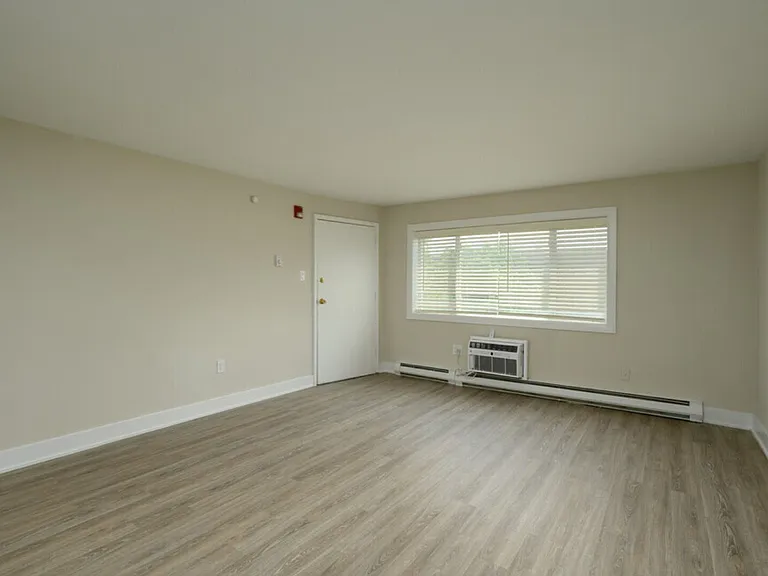 North Lane Apartments — Photo 8