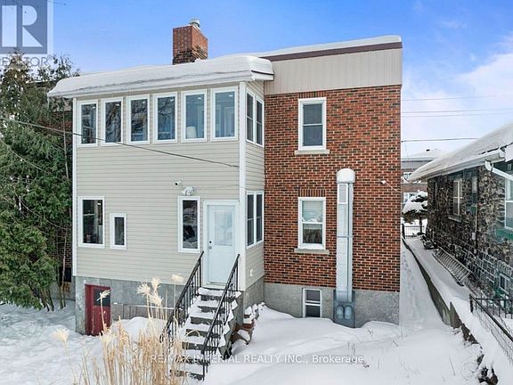 5th image of 226 Oak St