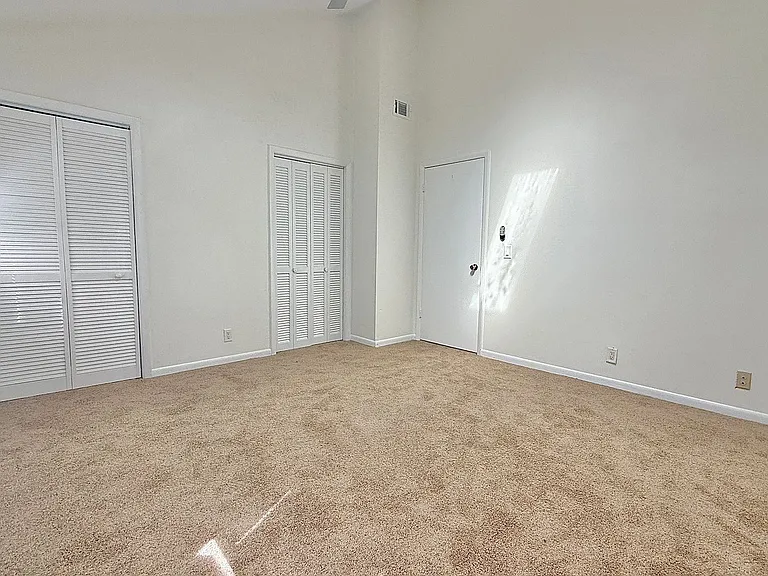 727 S Main St #107 — Photo 15