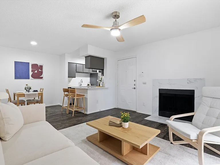 1BR, 1BA - 671SF Upgraded