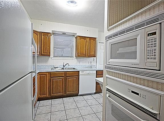 3rd image of 2009 N Turnbull Dr