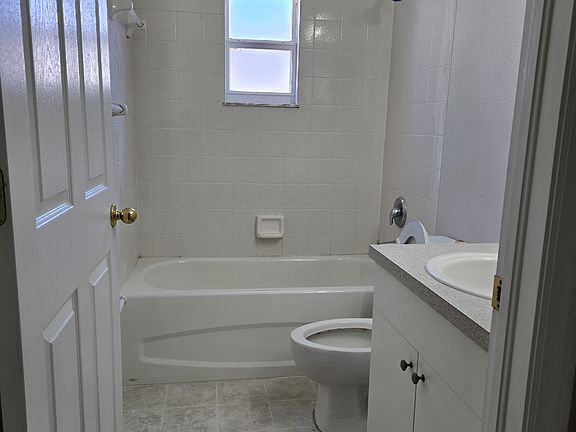 2nd image of 6926 Wildwood Oak Dr
