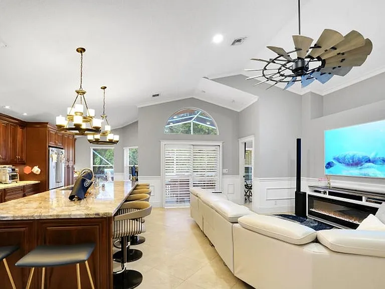 2208 Soundings Ct — Photo 10