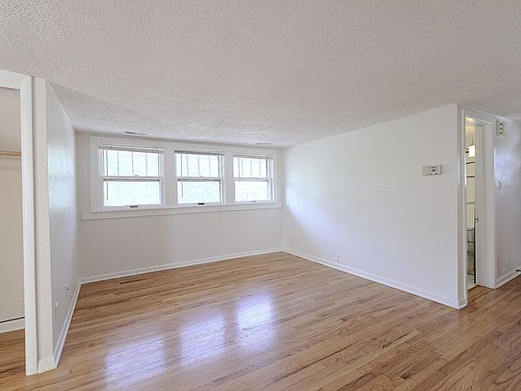 3rd image of 3415 Randolph St #3