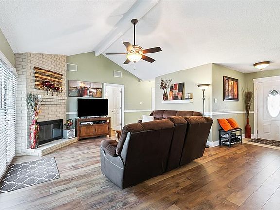 3rd image of 2716 Doreen Ln