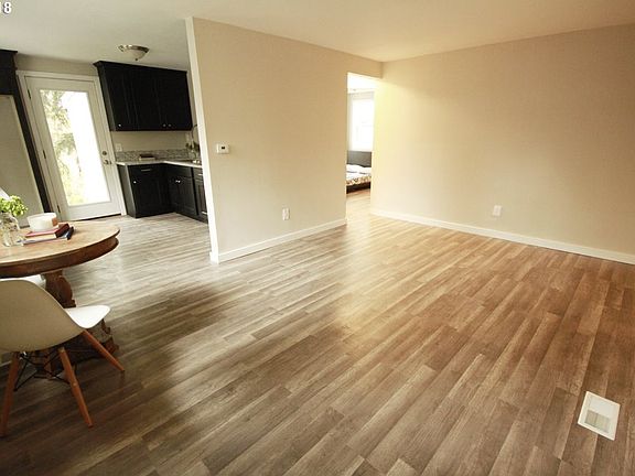 5th image of 565 N Marine Dr