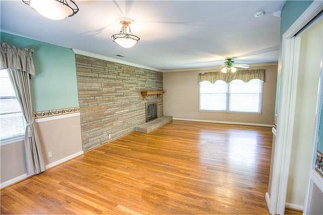 2nd image of 3011 Melody Ln