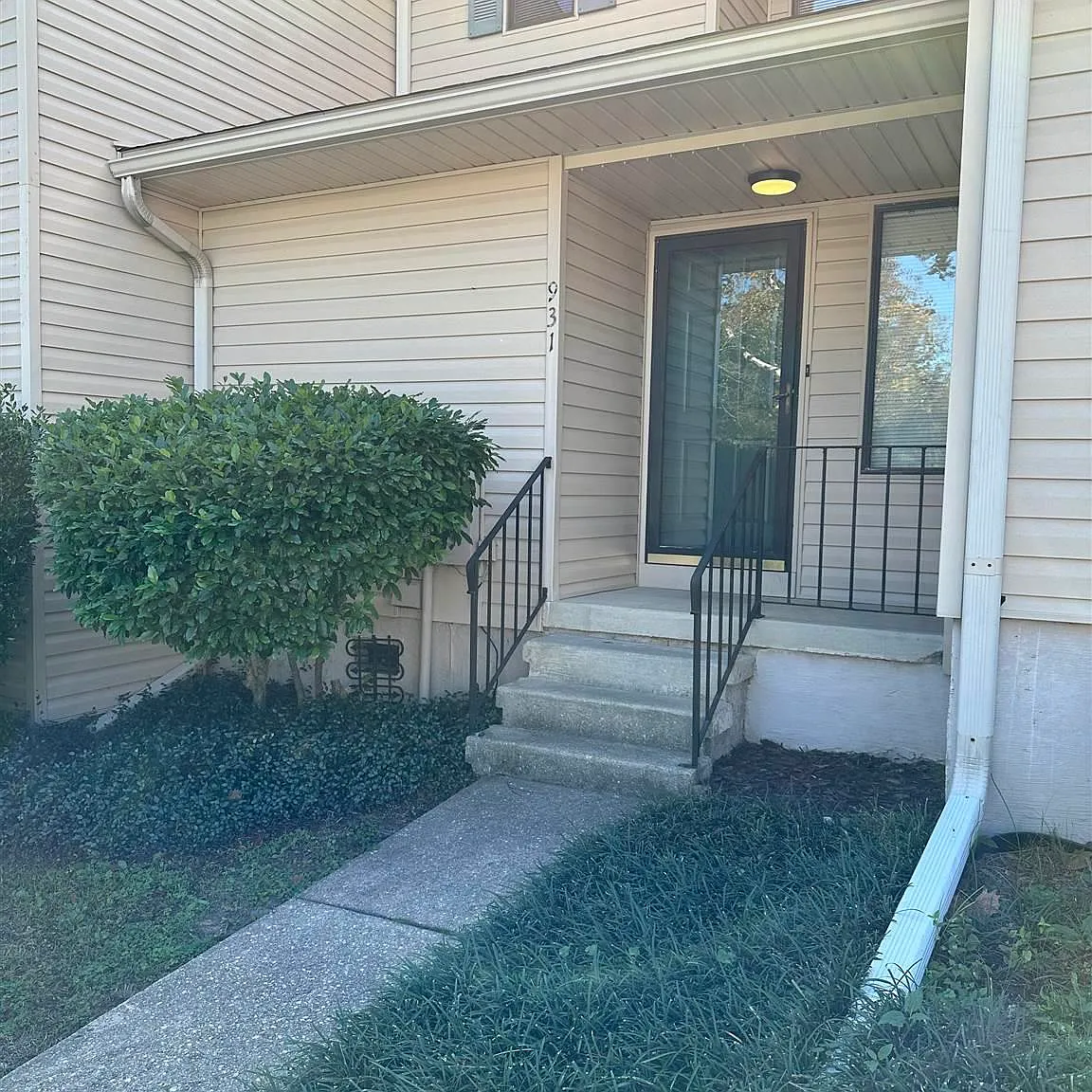 2 bed, 1.5 bath, 1032 sqft, $1,250 — Photo 1