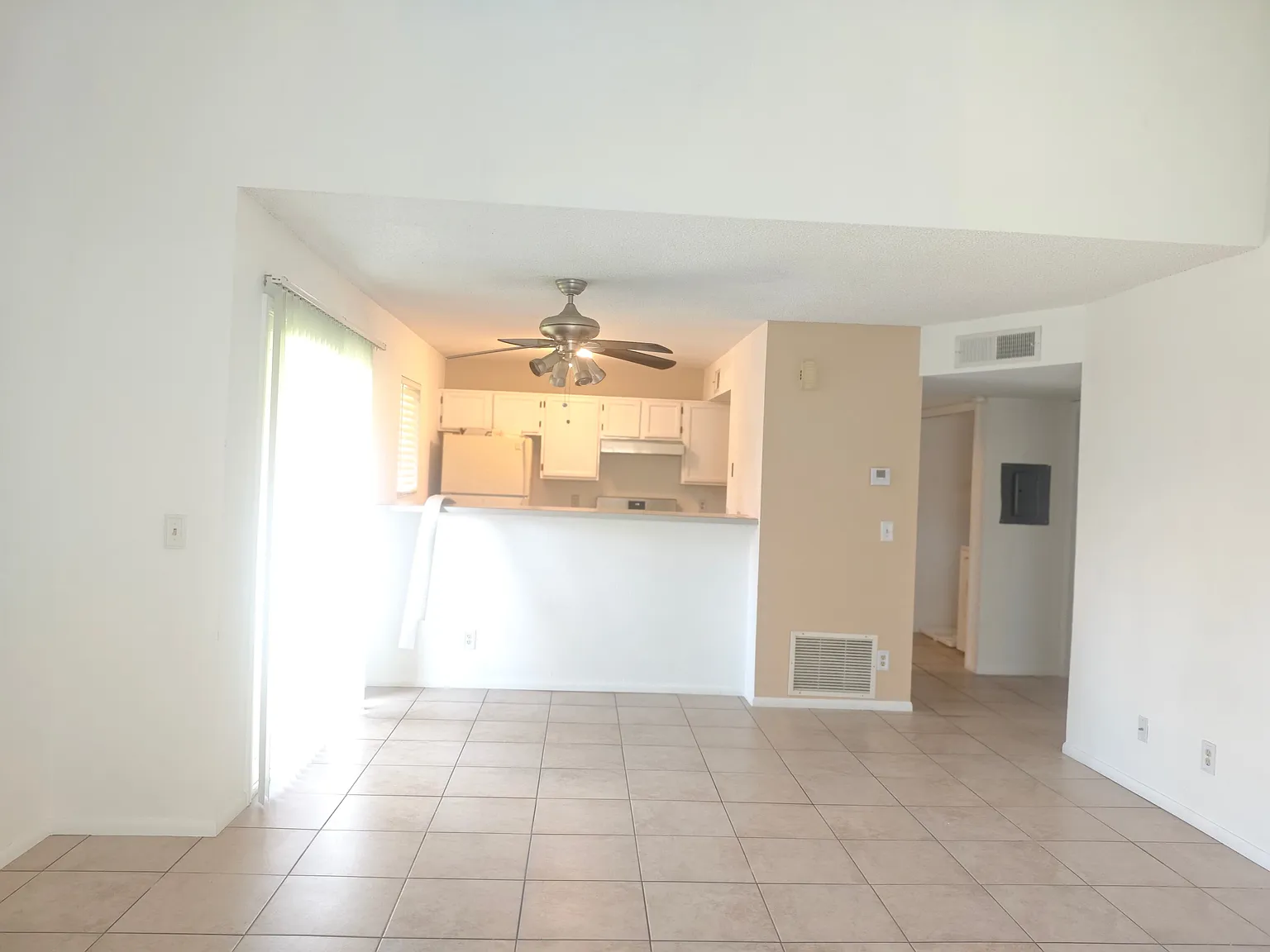 2 bed, 1088 sqft, $1,260 — Photo 3