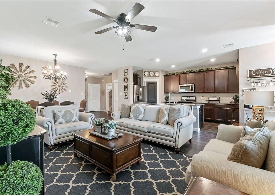 1st image of 12413 S Hill Ct