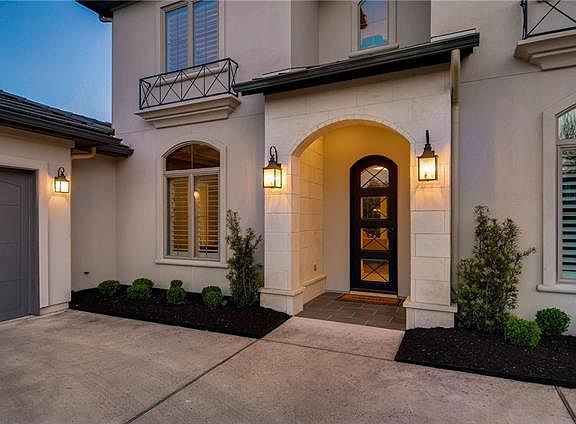 3rd image of 56 Autumn Oaks Dr