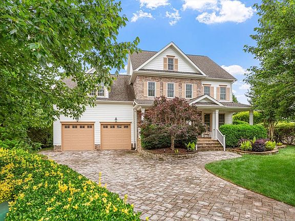 2nd image of 106 Grannon Ct
