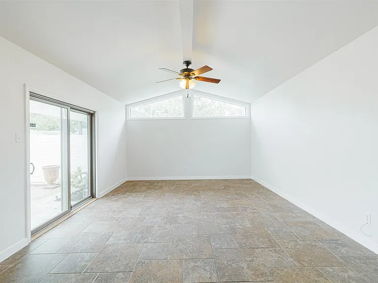 10055 Larston St — Photo 11