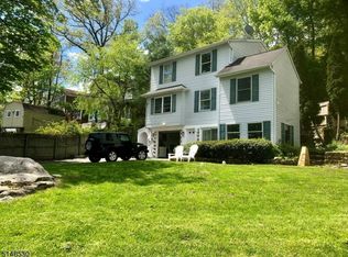 100 Shore Rd, Lake Hopatcong, NJ 07849