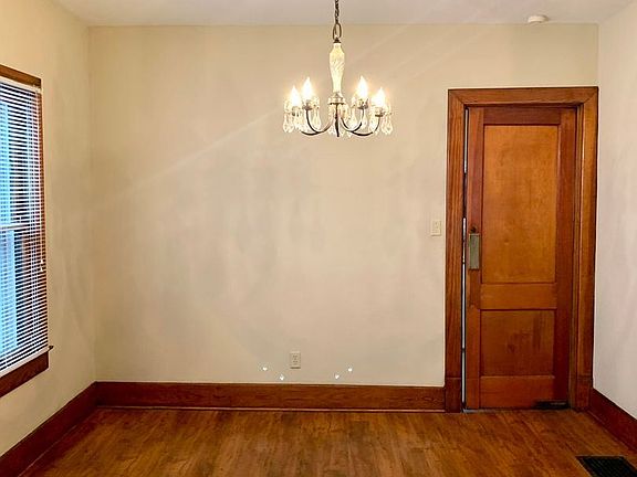 5th image of 914 Lydia St