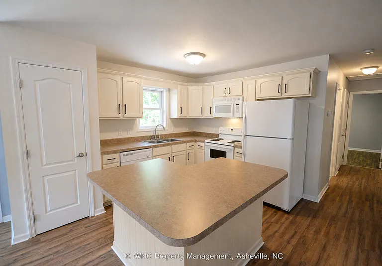 43 Boyd Ave — Photo 6