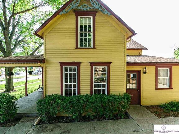 4th image of 20564 Glenn St