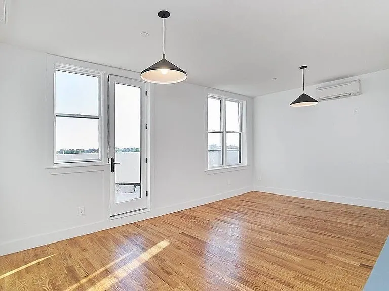 3215 Clarendon Rd #4F — Photo 14