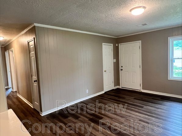 1833 Ayers St, Dyersburg, TN 38024