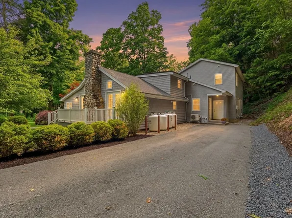 32 Eunice Williams Dr, Greenfield, MA 01301