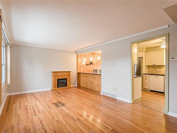 2nd image of 37 Douglas Dr