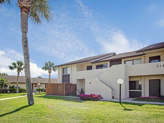 3rd image of 2125 Golf Isle Dr APT 1421