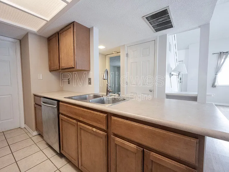 507 Conner Creek Dr — Photo 8