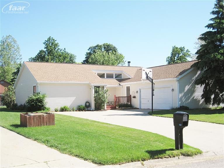 1st image of 8393 Stoney Creek Ct
