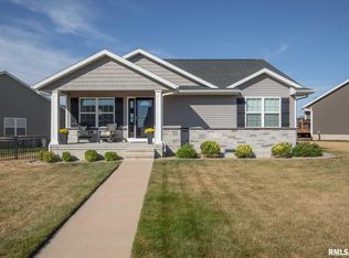 1571 Olde Brandy Ln, Davenport, IA 52807