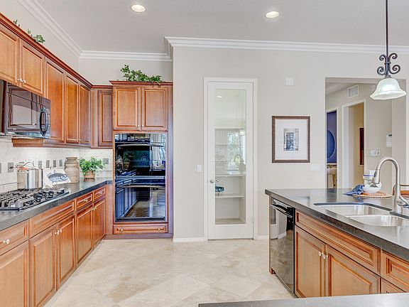 Ample cabinet space in kitchen